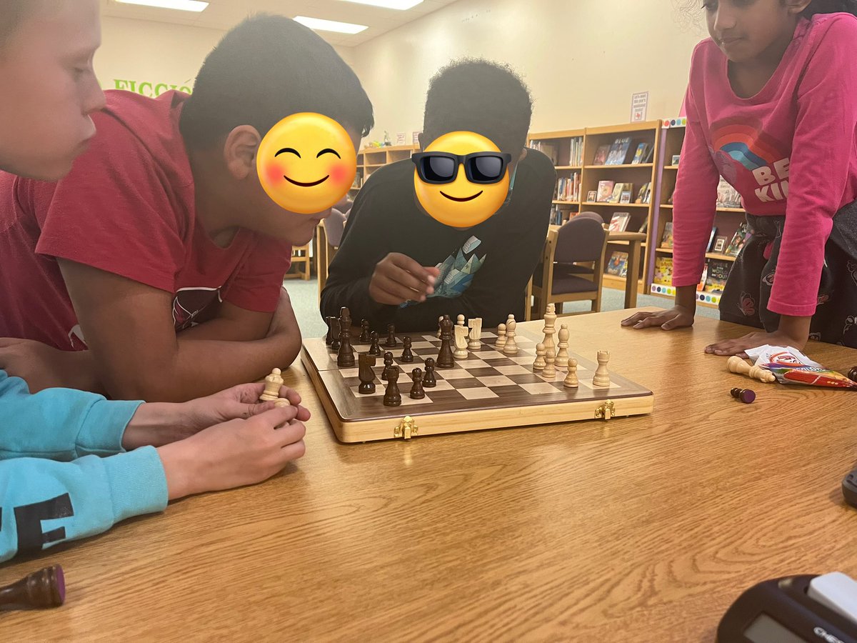 Storytelling with AR Makr, coding with Dash Bots, and an intense game of chess! Our @BagdadLibrary in action this week! #LibrariesTransform @principal_dlgc @LeanderISD_Lib #leanderisdlib