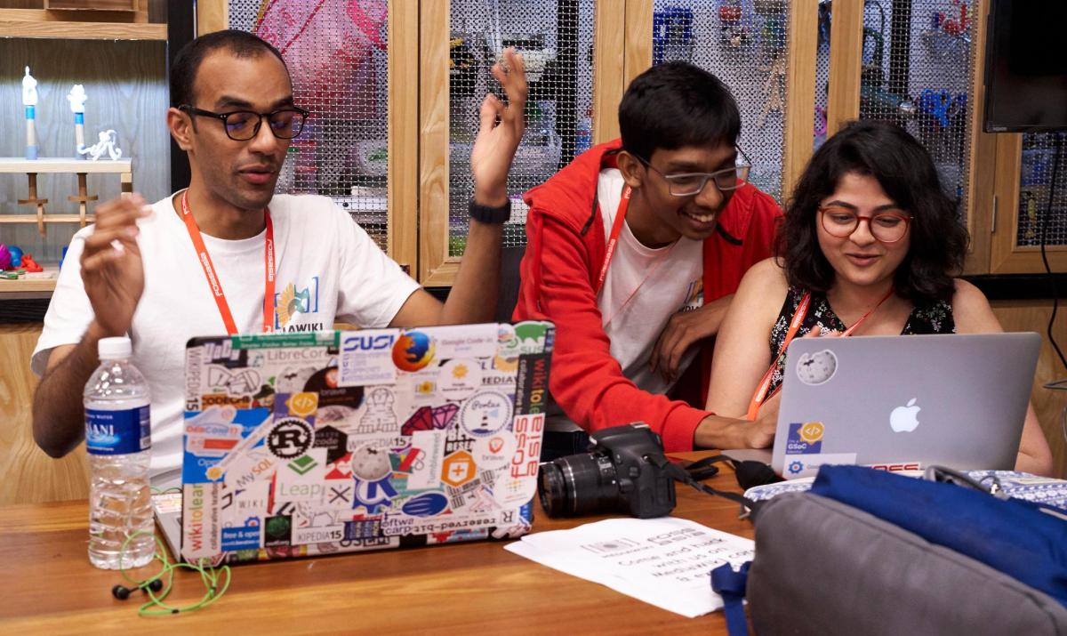 fossasia's tweet image. 📅 We have another month to go for #CodeHeat! 🔥 Ready to dive into open source? Grab an issue and contribute! 🖥️ Every contribution counts, and you still have a chance to WIN a trip to Vietnam! Join now! 🚁🇻🇳 #OpenSource #CodingChallenge #FOSSASIA blog.fossasia.org/join-codeheat-…