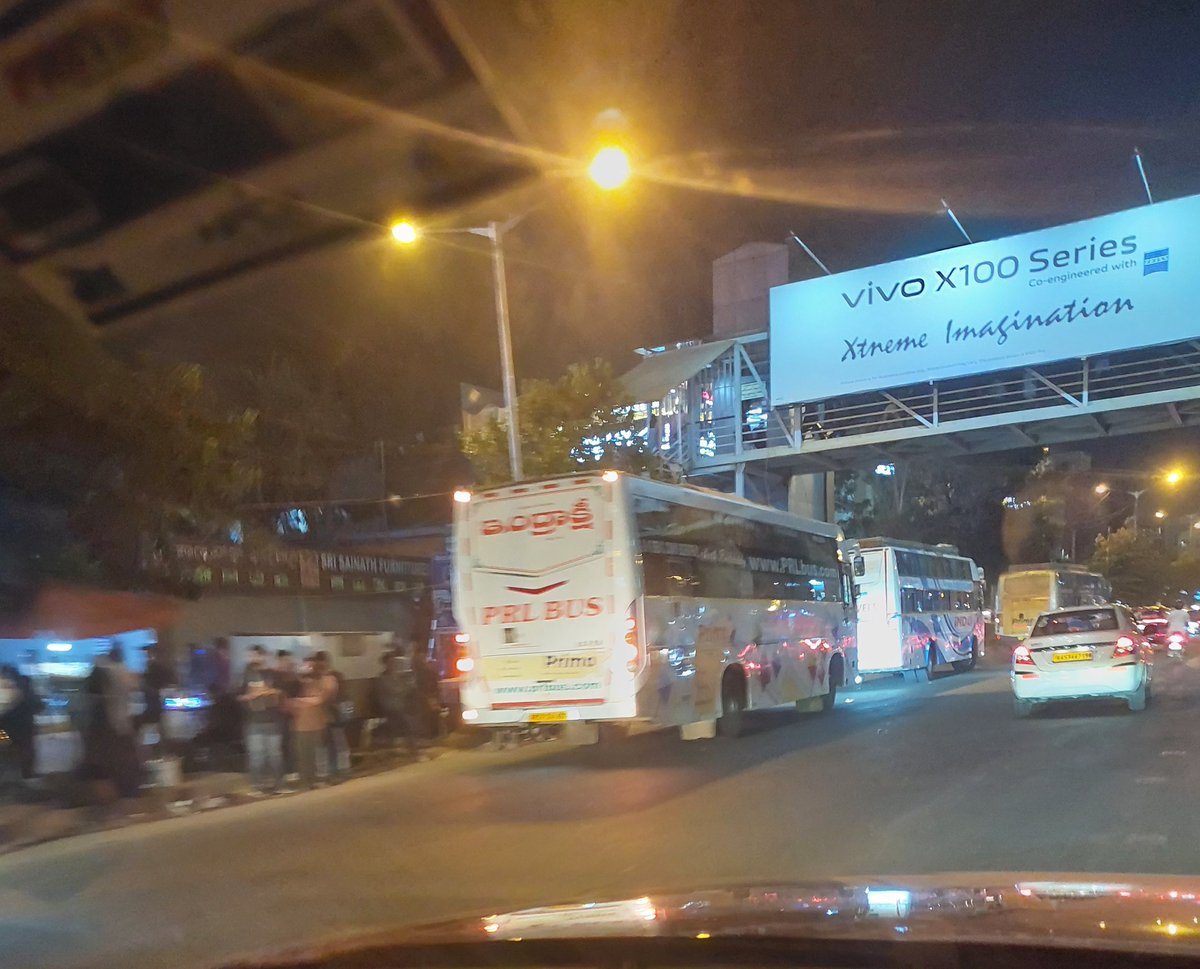 DThZach's tweet photo. @blrcitytraffic @BangaloreMirror @halairporttrfps https://t.co/o3Tgv3b8LM