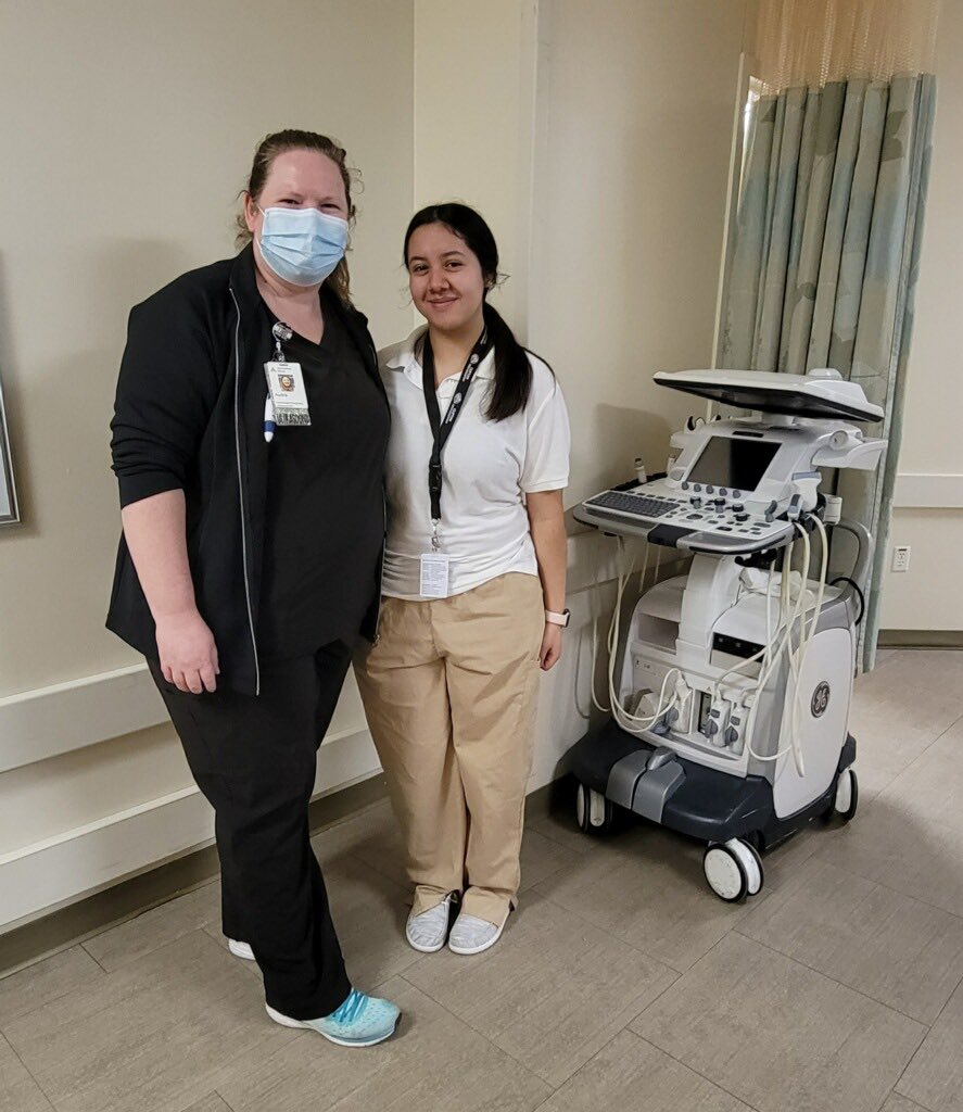 Our Practicum in #HealthScience students have been so excited to start their 🏥 rotations at @AscensionSeton this month (1 student almost missed the bus today bc she didn’t want to leave before witnessing a thoracentesis 🫁). @cliftoncds @Secondary_AISD @AISD_CTE @AustinISD
