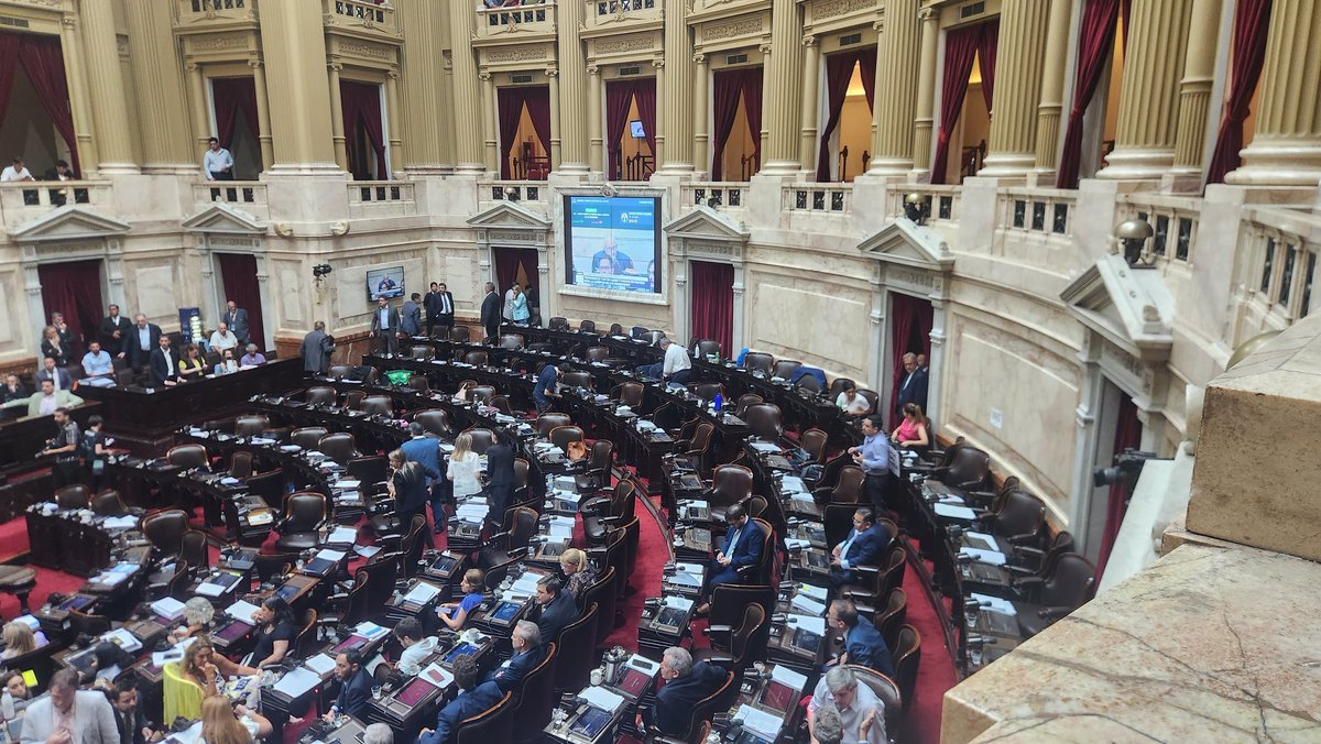 RAMIROMARRA's tweet photo. SE ESTA GANANDO POR ABANDONO

No quieren debatir xq no tienen los votos https://t.co/65ttSWFMq6