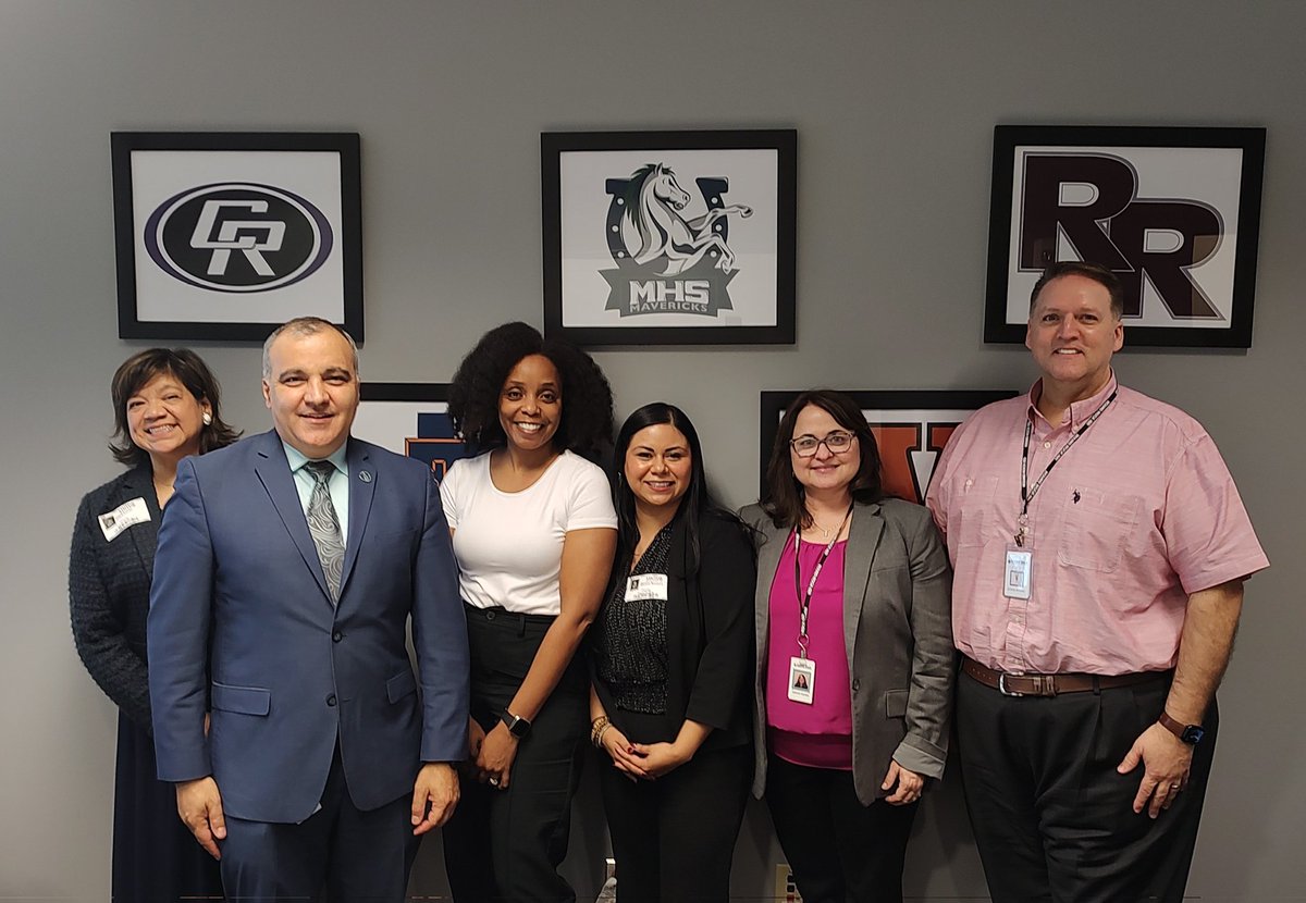I love my job, as I value our UT and District Partnerships! It was great to collaborate with @RoundRockISD's Superintendent, @HafedhAzaiez, his Leadership Team and @UTAustin's faculty, Dr. Romero. @utexascoe
