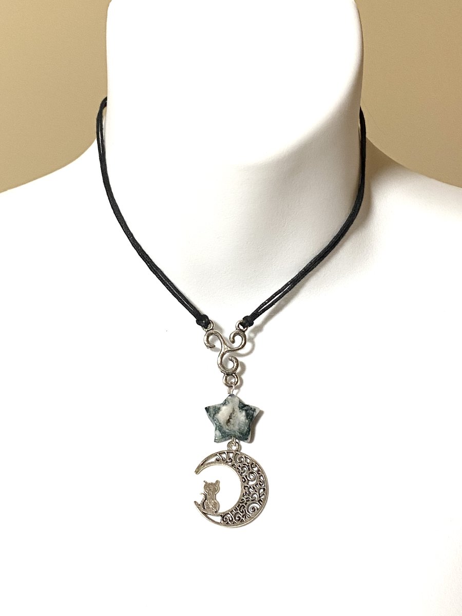 MengyunLiu2's tweet image. Natural Gemstone Tree Agate Star + Cat on the Moon Dangle Earrings &amp;amp; Cord Necklace
#treeagate #agate #druzyagate #necklace #necklaceset #gemstone #moonmagic #eclipse #celestial #catlover #naturelover #witchcrafts #witchy #gothic #grunge #astrology #science #blackmagic #cutecat