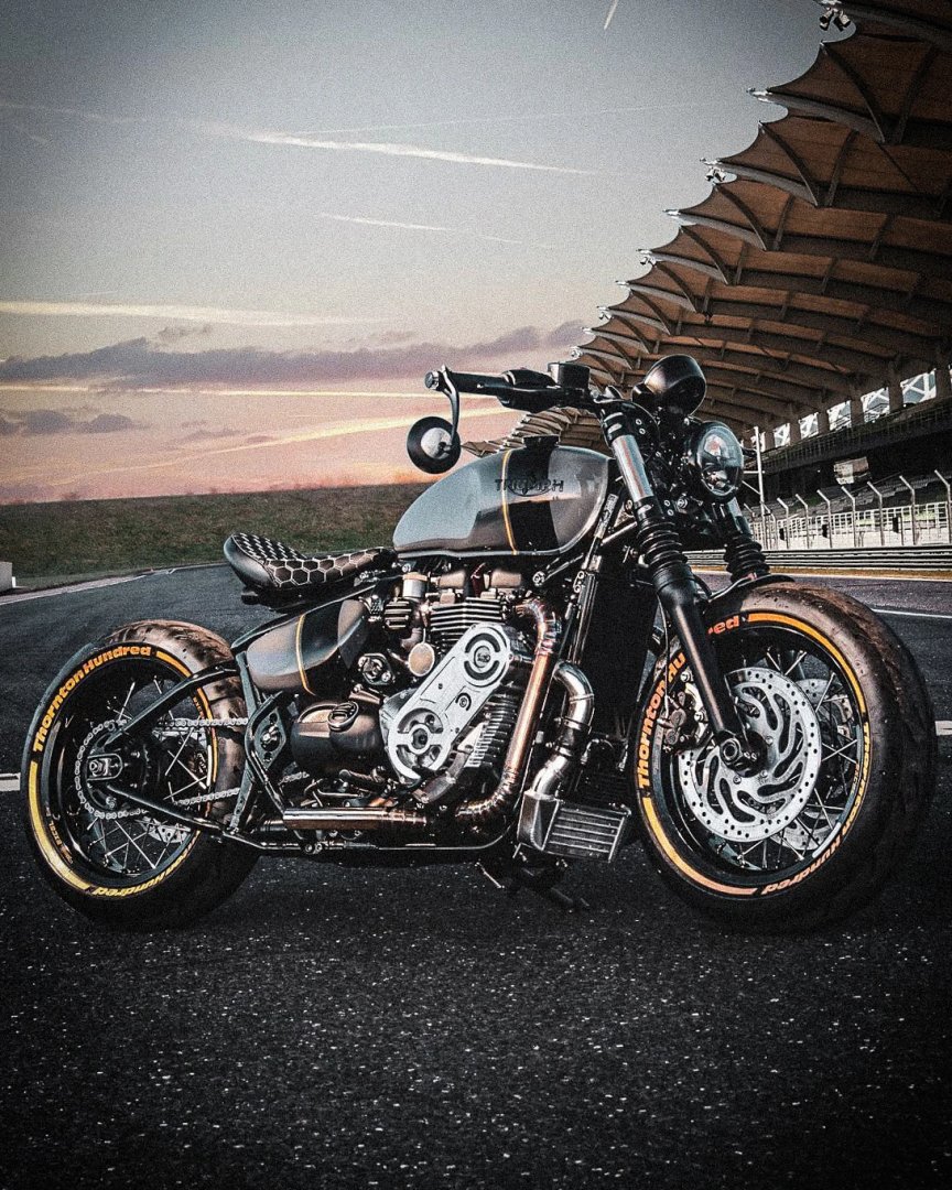 bobberbrothers's tweet photo. Bobber life, where every ride is an adventure.
📷@thorntonhundredmotorcycles
#ridecustom #bobberporn #bikerlife #custommotorcycles https://t.co/Jaxd5BITEv