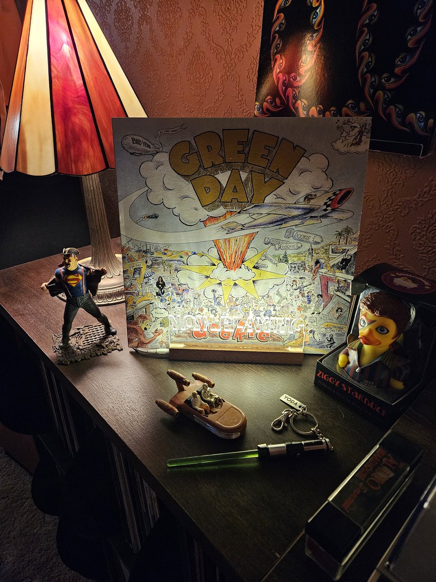 VinylHaggis's tweet photo. 30 years ago today, "Dookie" was released π€
#NowPlaying Green Day
What's your favorite track from this album?
#GreenDay #Dookie #30yearsold #PunkRock #vinylrecords #vinylcollection #vinylcommunity #vinyladdict #vinylforlife https://t.co/vUoBqDUP79