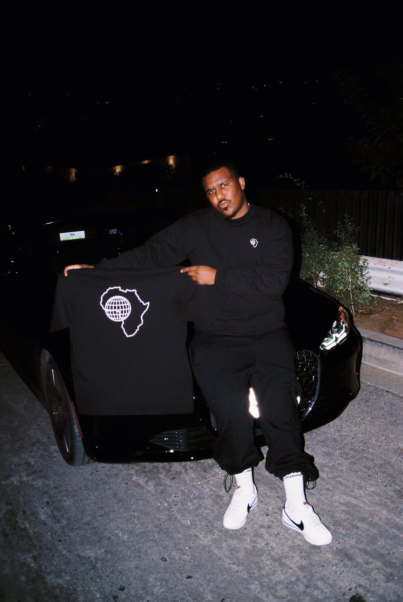 kambaintl's tweet photo. BIG @Novelist for Kamba International in our Kamba Logo Long Sleeve

Novelist is a British Musician with Ghanaian roots who has made a big impact in the UK rap &amp; grime scene with his nostalgic flows and lyrics 🇬🇧🇬🇭 

https://t.co/Dw4fjpDBEe

Photography: @Stickyy_J https://t.co/5S9dc1QXYF