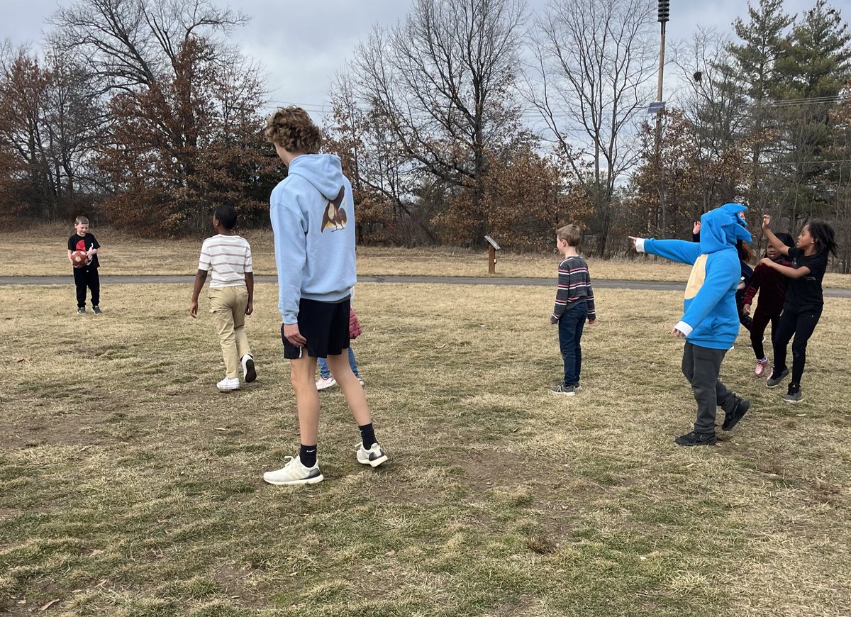 THScaptains's tweet photo. Captains Council kids popped into Green Tree today to hang out and see how things are going with the Gators.

Thanks for letting us join kick ball and talk with you at lunch!  @GTEgators https://t.co/ICgsykGV0P