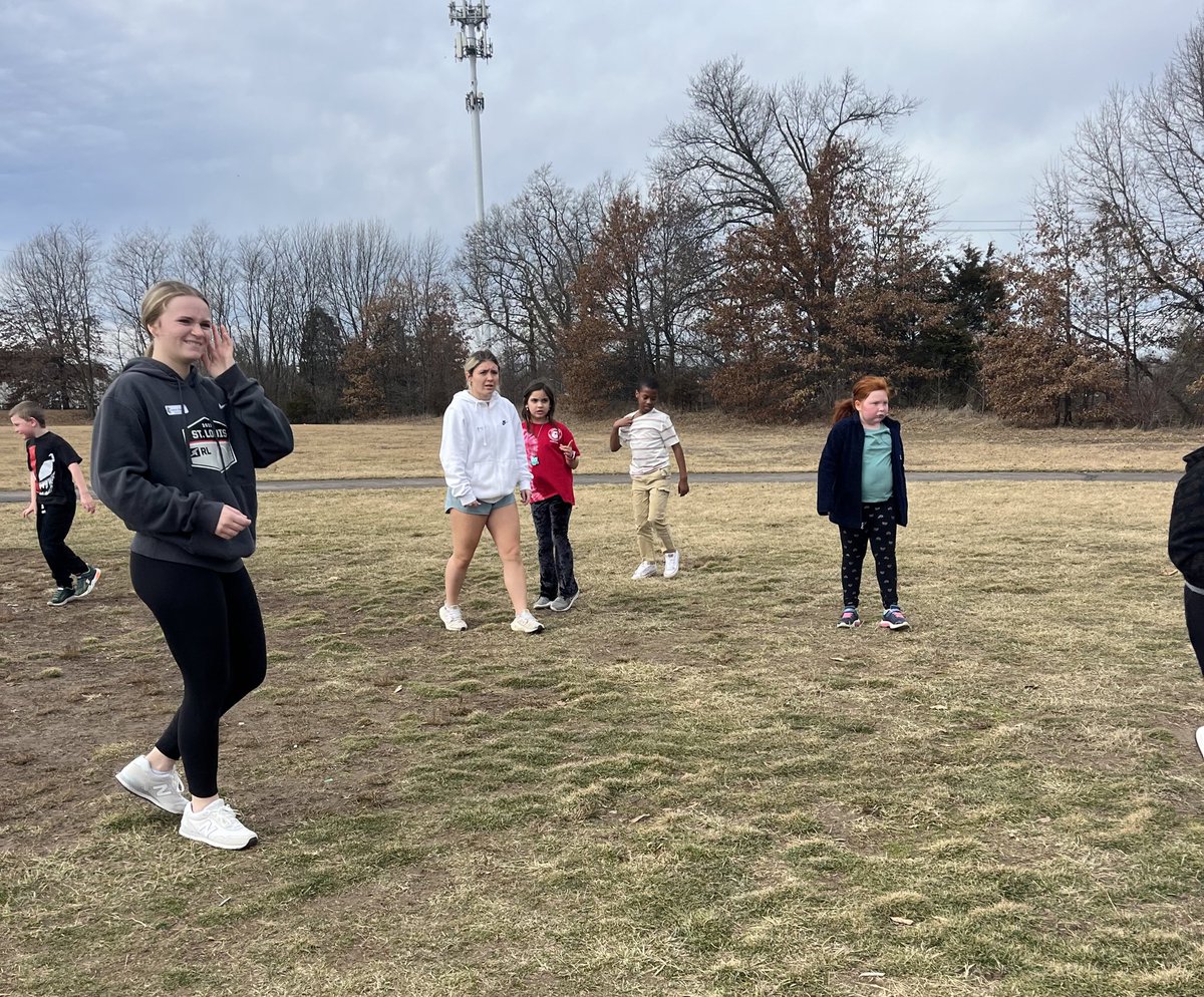 THScaptains's tweet photo. Captains Council kids popped into Green Tree today to hang out and see how things are going with the Gators.

Thanks for letting us join kick ball and talk with you at lunch!  @GTEgators https://t.co/ICgsykGV0P