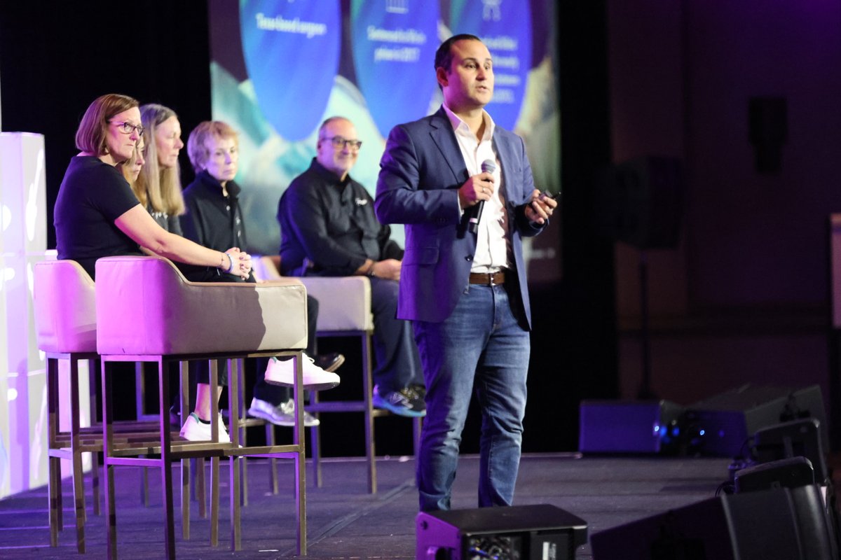 symplr's tweet photo. Reliving the magic of day 2 at our #SalesKickOff in Nashville! Team recognition, motivating moments, and epic dance moves - the perfect recipe for success!
#DreamTeam #LetSKO https://t.co/kzkd4W0XsK