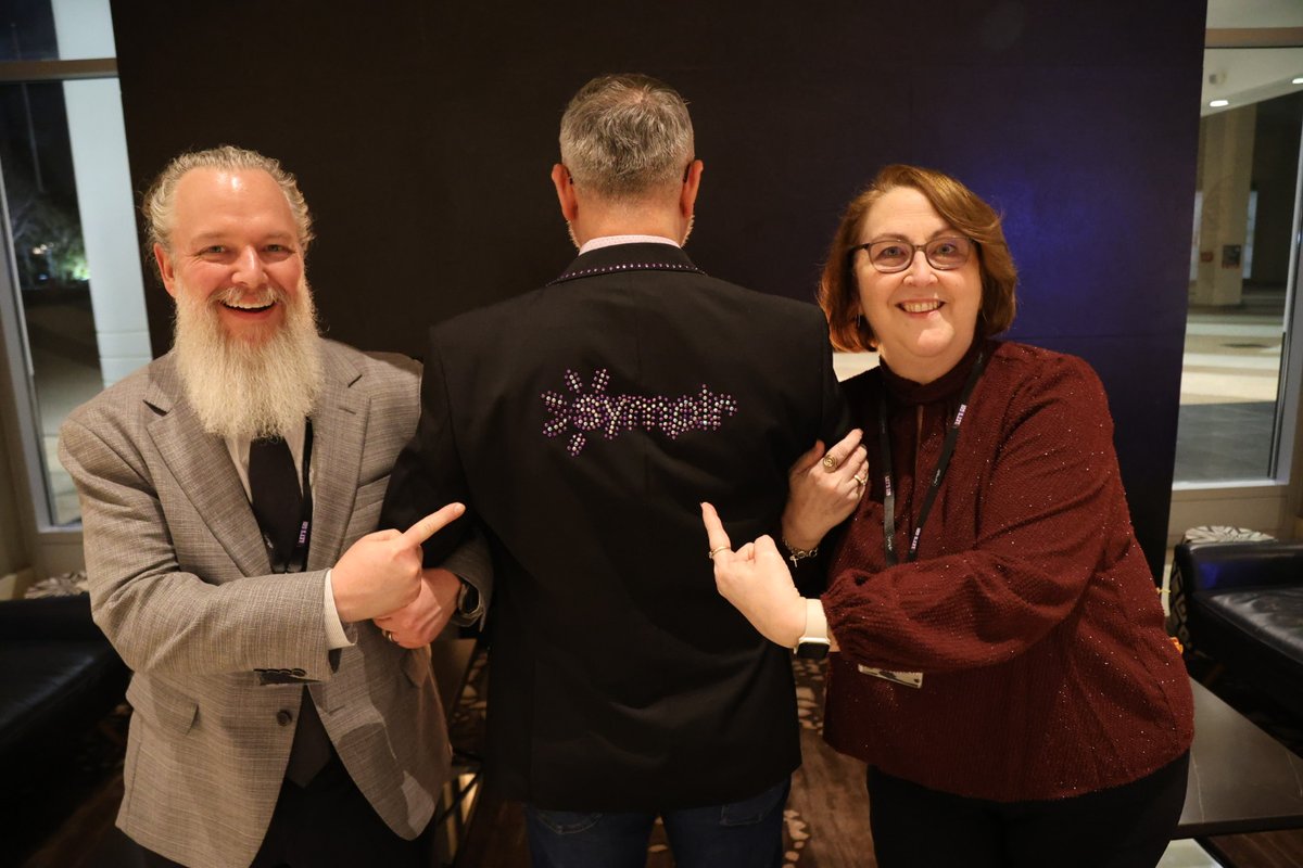 symplr's tweet photo. Reliving the magic of day 2 at our #SalesKickOff in Nashville! Team recognition, motivating moments, and epic dance moves - the perfect recipe for success!
#DreamTeam #LetSKO https://t.co/kzkd4W0XsK