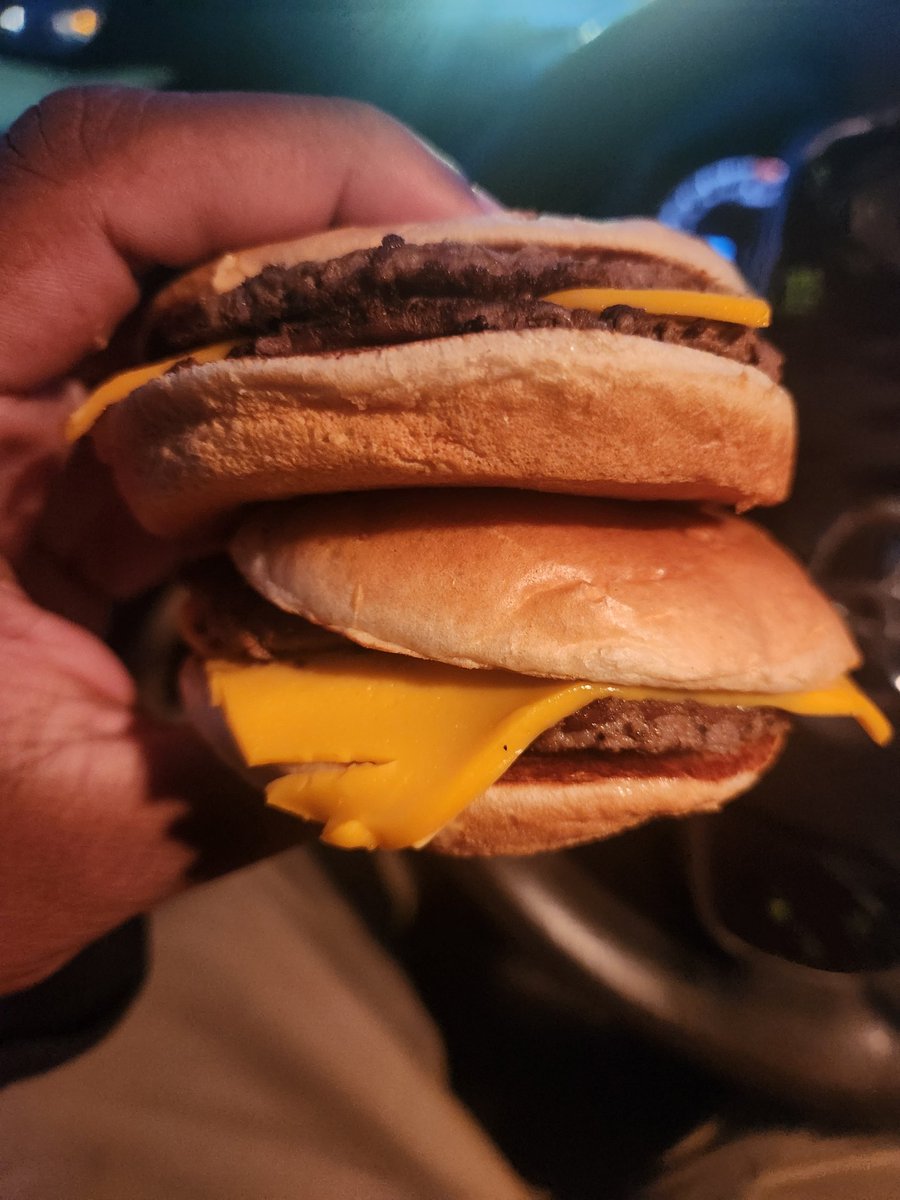 silversupastar's tweet photo. The real #DoubleBigMac - Two Mcdoubles no pickles add mac sauce. #McDonalds https://t.co/WHCg4EiY5m