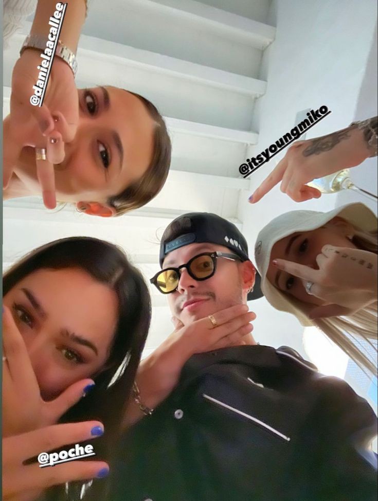 attbabymajo's tweet photo. Ayer navegando en Pinterest me encontré con esta foto, llena de tortas la foto 😂💖 amooo! #integraciontrapkitty https://t.co/GQsBYdWNfF