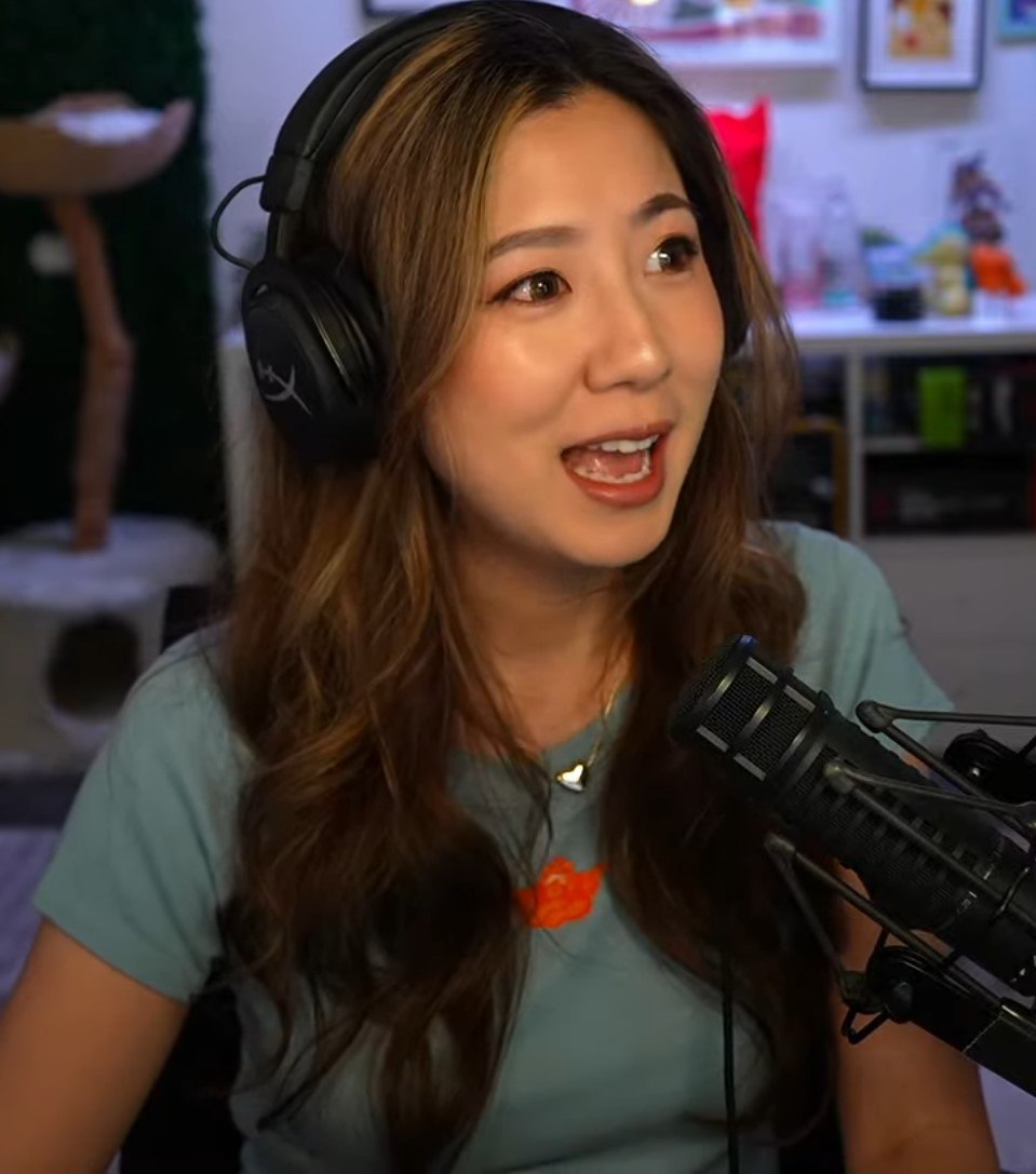 FoozeFan's tweet photo. SHE IS BACK 🥰🥰🥰🥰 https://t.co/4Pogpe7qGF