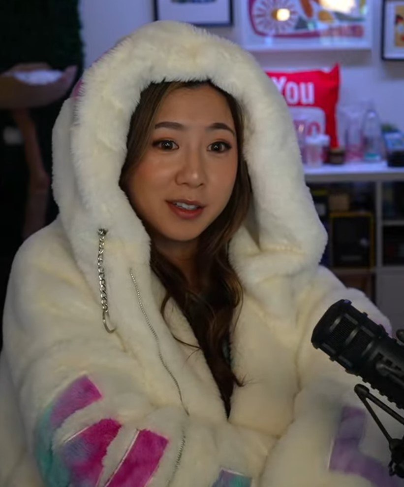 FoozeFan's tweet photo. SHE IS BACK 🥰🥰🥰🥰 https://t.co/4Pogpe7qGF