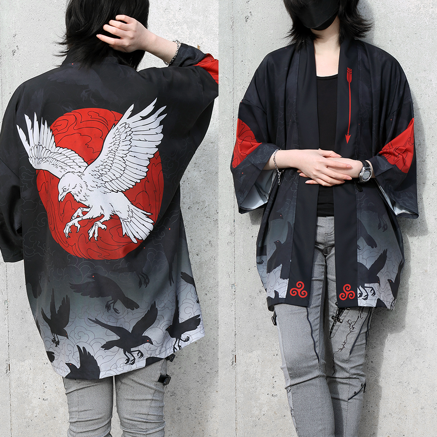 [RTs appreciated 💖] Yatagarasu (three-legged crow) haori are finally available in my shop! Made these last year but put off the photoshoot so they've been con-exclusive for a while haha, hope you like the design~