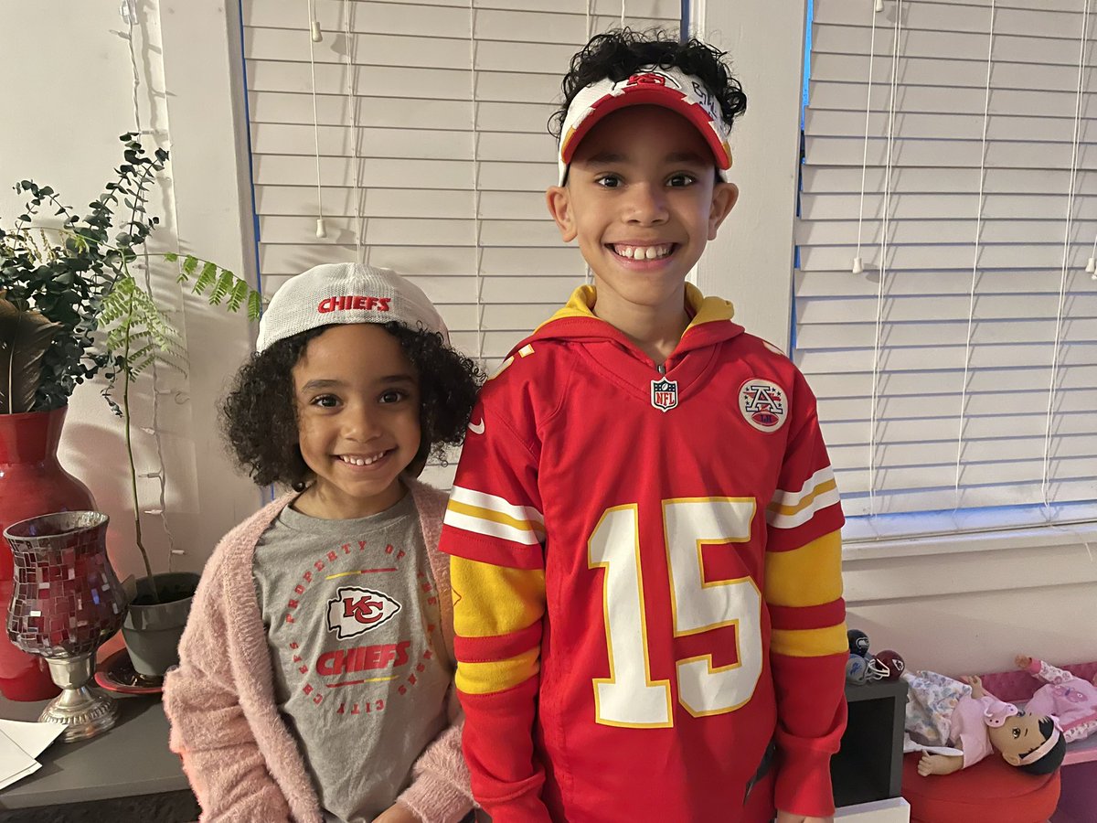 JeffWillet's tweet photo. @WhatsWrightShow We’re rolling with the Chiefs because my 8 yr old son and 5 yr old daughter watch @FTFonFS1  after school every day &amp; know who’s atop Nick’s Tiers &amp; Mahomes Mountain so how can we loose? #betterthanabye  #neveradoubt https://t.co/XVZ1cEh9Uf