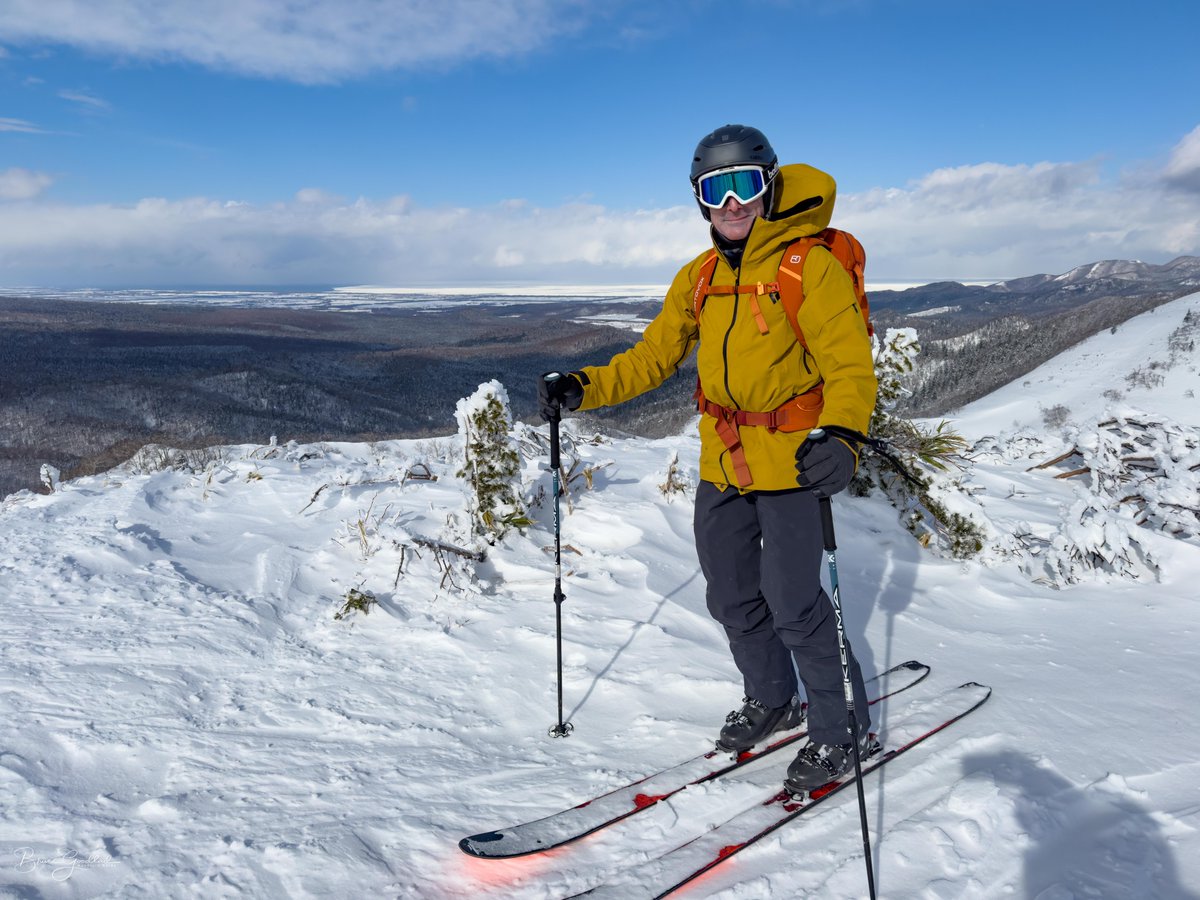 brucegoodlad's tweet photo. Last day in Japan for this year dawned clear and stayed that way to the summit then the weather came in with a wee top up of powder. @dynastarskis @BlackDiamond https://t.co/xm8pMOLgMr