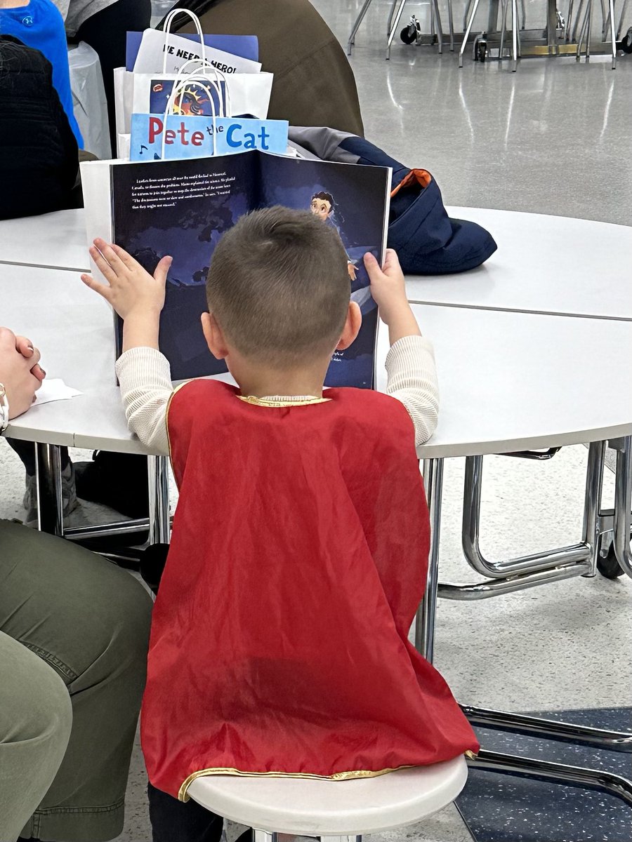 AAquino3rd's tweet photo. Everyone enjoyed a SUPER fun family night! Lots of reading, writing &amp; spelling going on! Nice job @mammamia1011 &amp; LPS teachers 📚📖📝 https://t.co/btDh6lHc9c