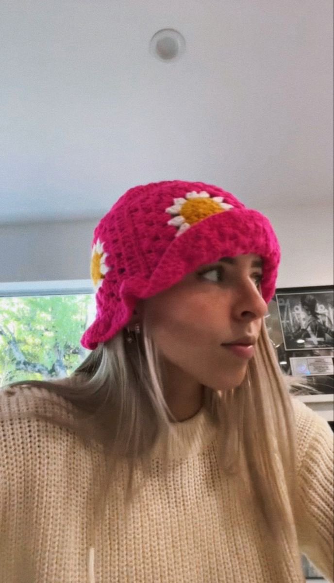 Yaredalarcon_'s tweet photo. hola trap kitties 💓, yo soy Lu, tengo 25 años, soy de Mx y comparto signo con BabyMi, me pone muy contenta conocer a más de ustedes, el fandom me parece súper comfy y cute (también soy swiftie) aquí estoy para interactuar y ser amigas #IntegracionTrapKitty https://t.co/PeED19eyif