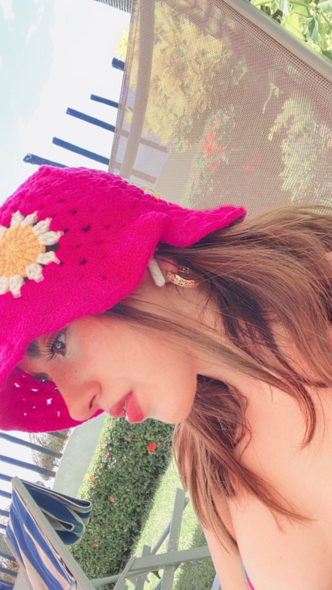 Yaredalarcon_'s tweet photo. hola trap kitties 💓, yo soy Lu, tengo 25 años, soy de Mx y comparto signo con BabyMi, me pone muy contenta conocer a más de ustedes, el fandom me parece súper comfy y cute (también soy swiftie) aquí estoy para interactuar y ser amigas #IntegracionTrapKitty https://t.co/PeED19eyif