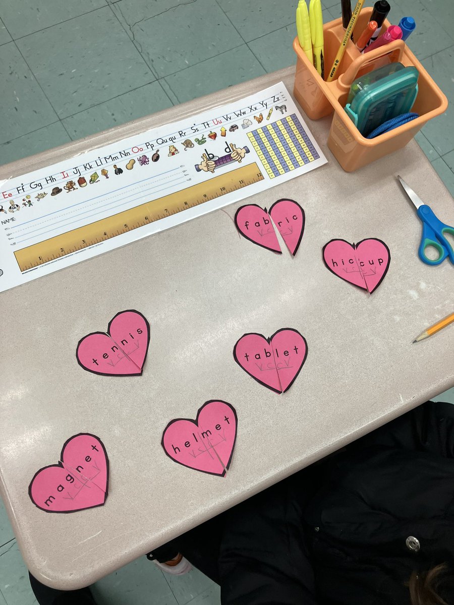 gins_miss's tweet photo. We were breaking some hearts today in Reading… practicing dividing multi-syllable words that is! 💔💕 https://t.co/uUBux7JPxG