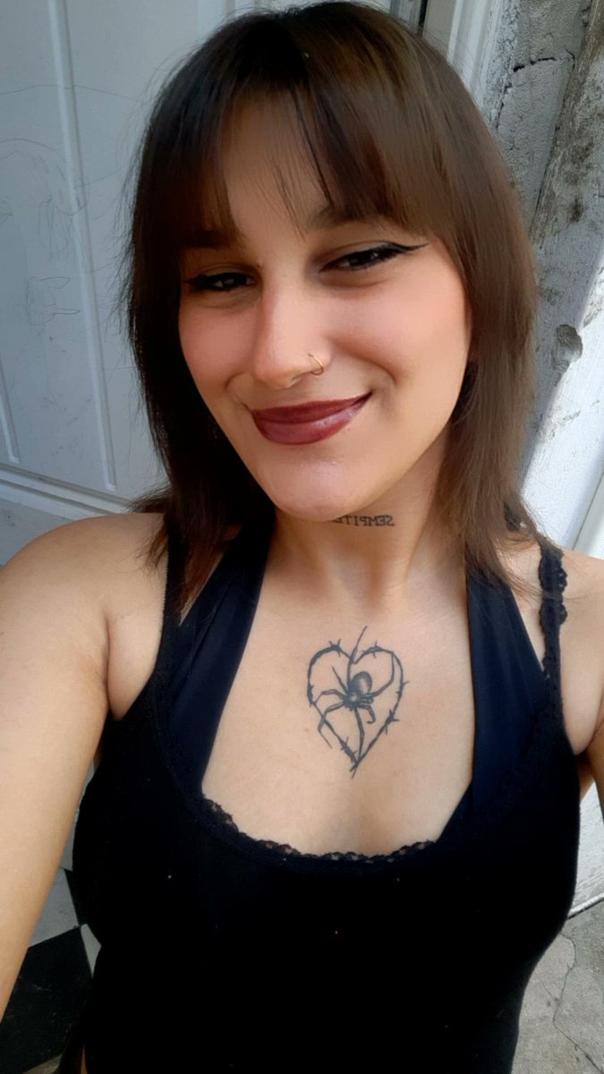 flowrsmarian's tweet photo. que onda che llegue tarde? bueno me llamo luciana pero pueden decirme lu, luli, lula o como quieran. tengo 19. mi canción fav es amandita, lisa y bi 💋. soy re copada hablenme cuando quieran, quiero amiguis tambien así que nada eso muak.
#IntegracionTrapKitty https://t.co/Ko7ngBYl64