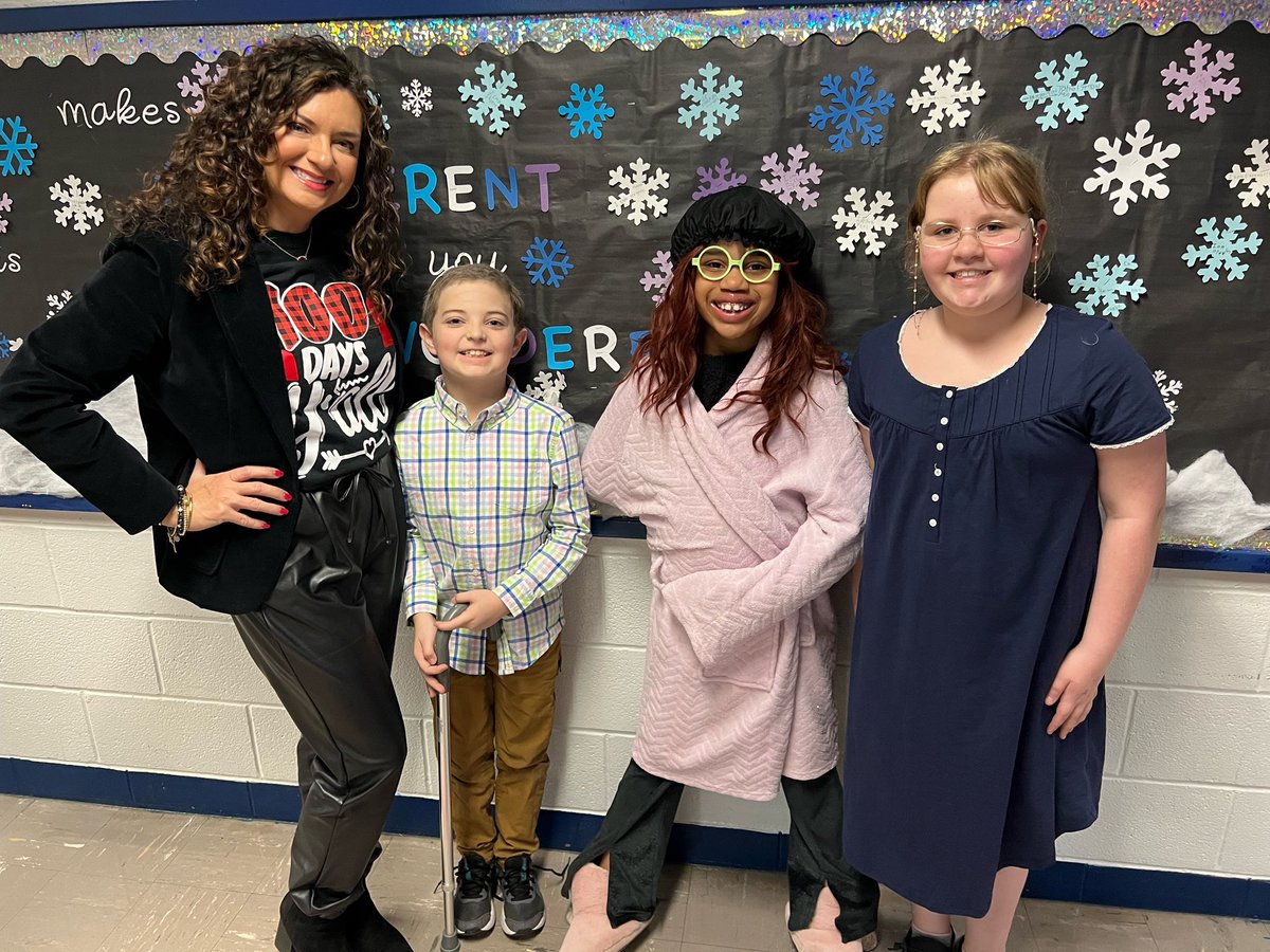Carey R. Miller, Ed.S. (@sanderselemap) on Twitter photo Enjoyed celebrating the 100th Day of School with some of the cutest <a href="/SandersElem/">Sanders Elementary</a> centenarians around! #WeAreJCPS 💙💛🐯 Enjoyed celebrating the 100th Day of School with some of the cutest <a href="/SandersElem/">Sanders Elementary</a> centenarians around! #WeAreJCPS 💙💛🐯