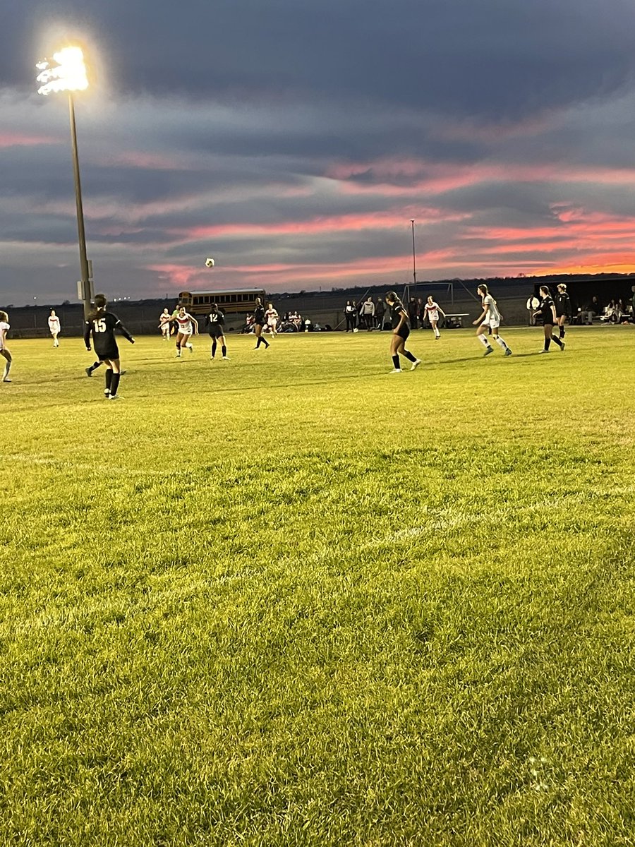 TweetDCS_CHHS's tweet photo. ⚽️ Girls lead 2-0 at the half vs LCHS on a beautiful night! Work hard Mustangs. https://t.co/zDimRXpxYZ