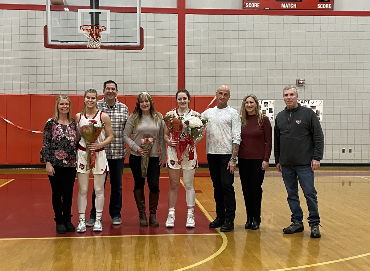 tyngtigersports's tweet photo. 🏀Girls Hoop score at the half🏀
Tyngsborough 26 🏀 Quabbin 11🏀 
#tpsprepares 
#tigerpride https://t.co/0NZTWRsX8k