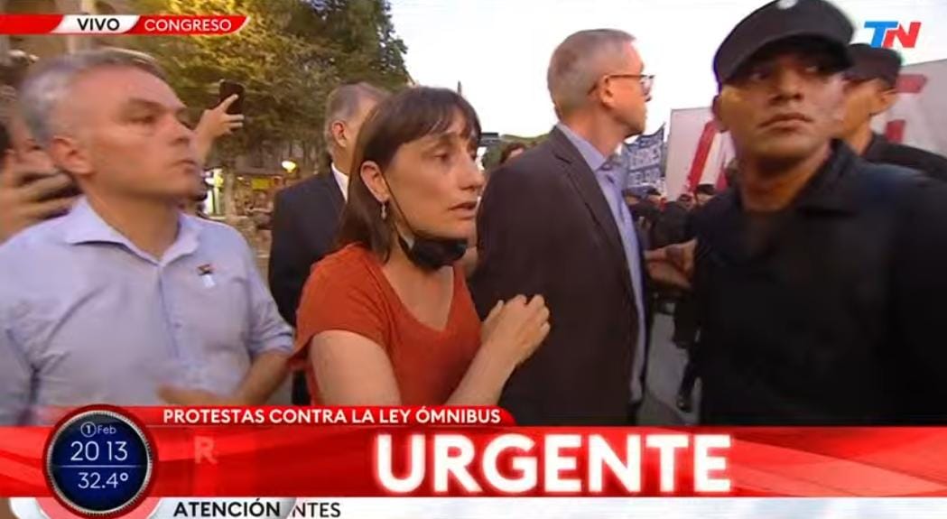 No puedo sentir más #Orgullo por mi compañero y diputado <a href="/EstebanPaulon/">Esteban Paulón</a> 
Agradecida de tu coraje y admirada de cómo llevás adelante tus (nuestras) convicciones.
GRACIAS
