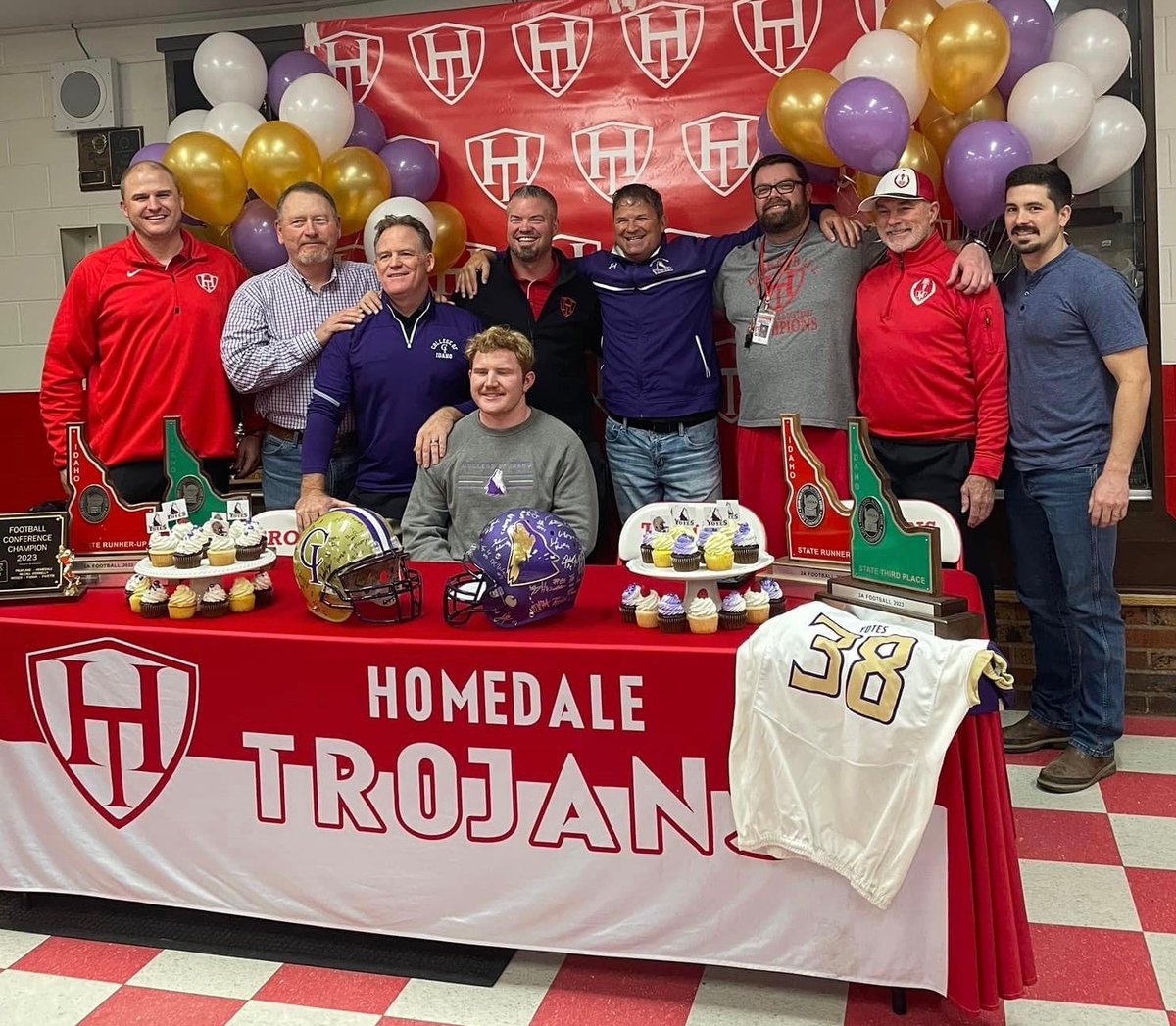 Another one headed to play at <a href="/YotesFootball/">College of Idaho Football</a> ! Proud of you Brodie! #HTPride