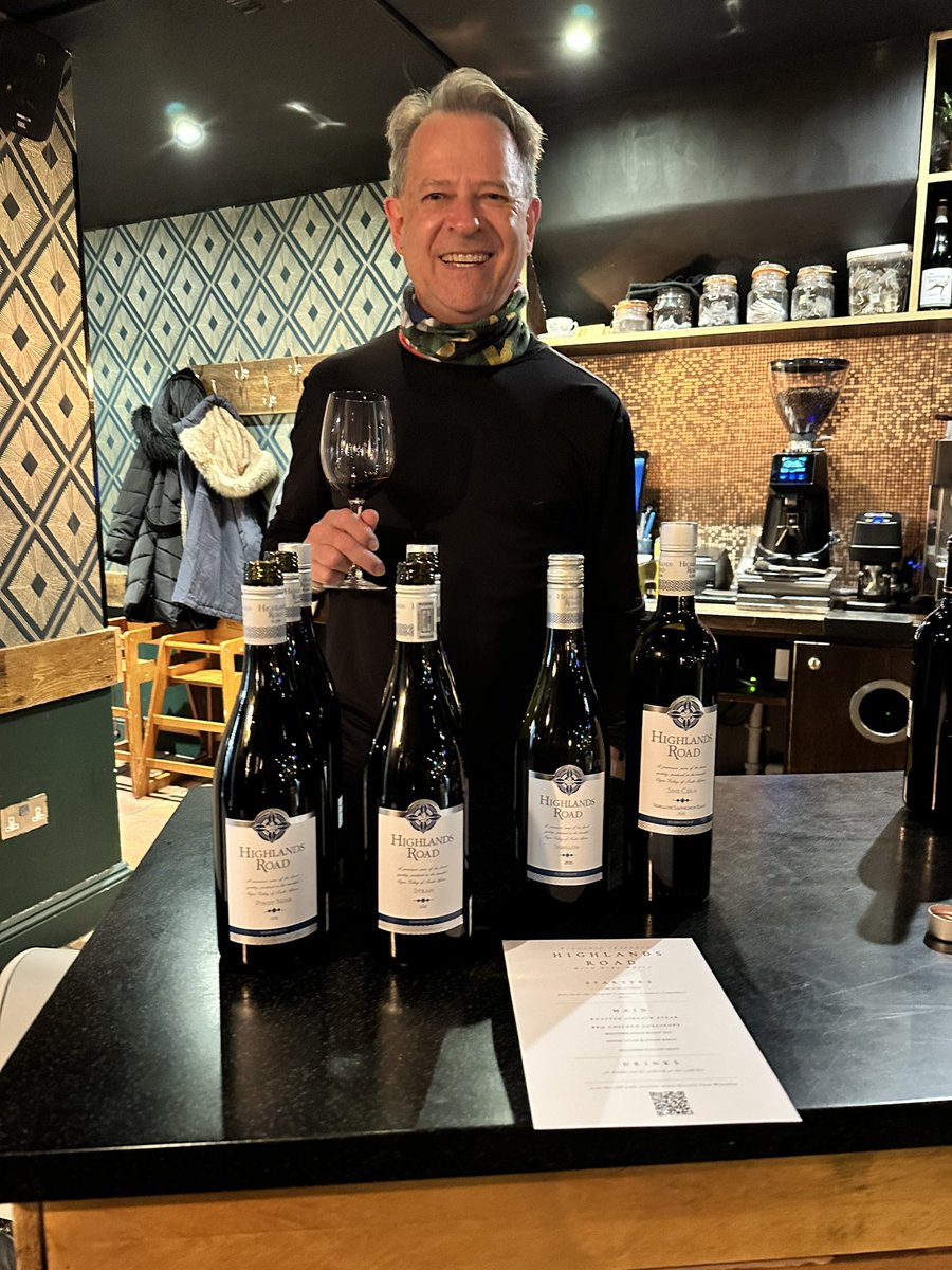Mr_Winoship's tweet photo. Awesomeness just here tonight. Winoship bringing @HighlandsRdWine to the UK market as official importers for an inaugural event @Winbeebee  missed u @JaxLahoud @TopWineSA @winecoza @WOSA_UK https://t.co/2GpjEFWnTo