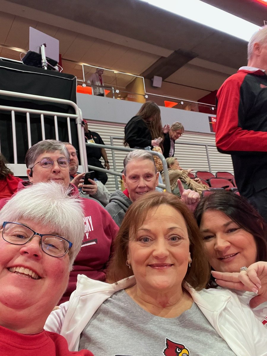 BrandiHart15's tweet photo. #GoCards #LouisvilleWBB https://t.co/PFZji4GGRN