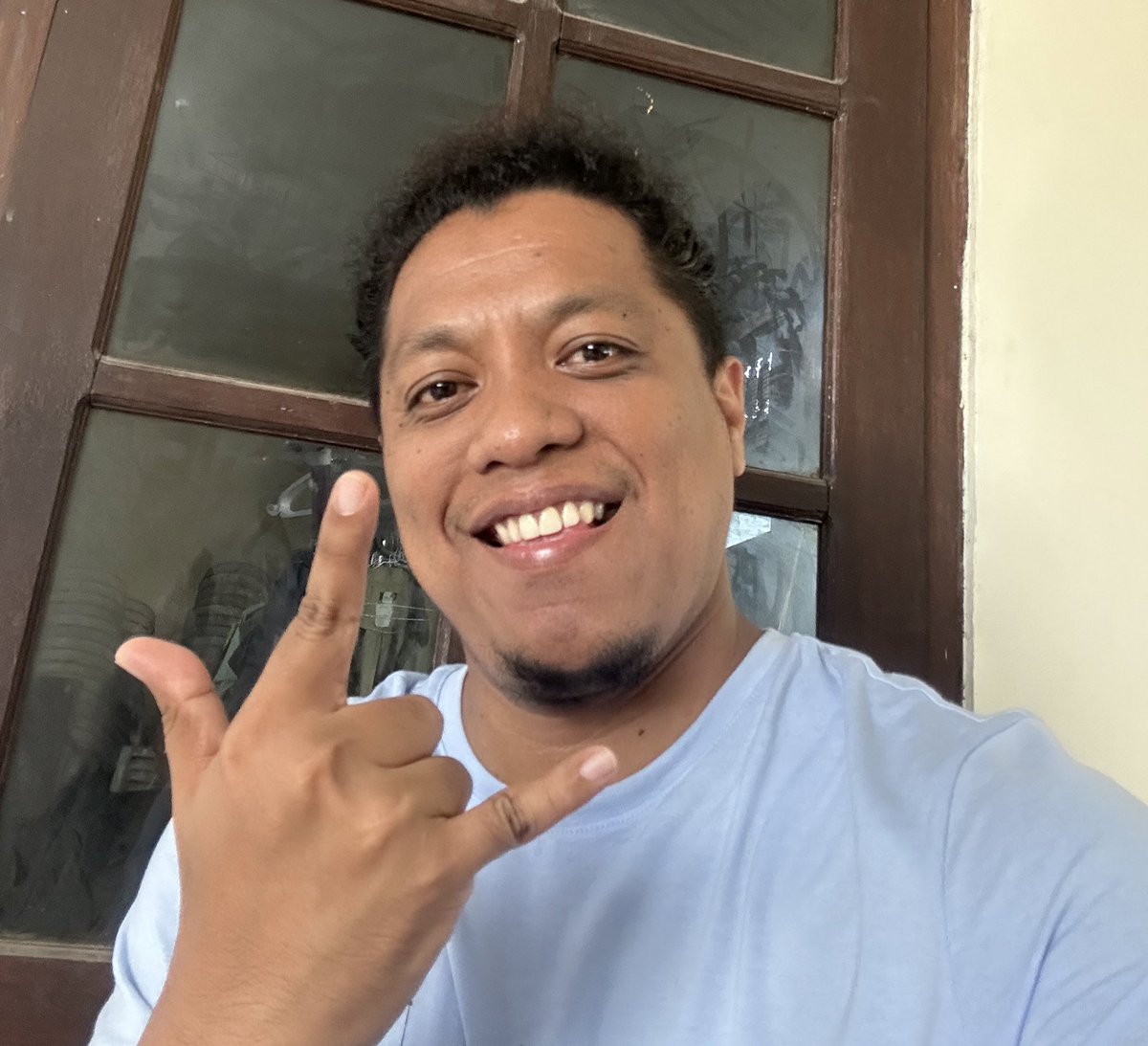 Arie_Kriting's tweet photo. Selamat Pagi Indonesia 🤟🏽 https://t.co/bkQds9kFi8