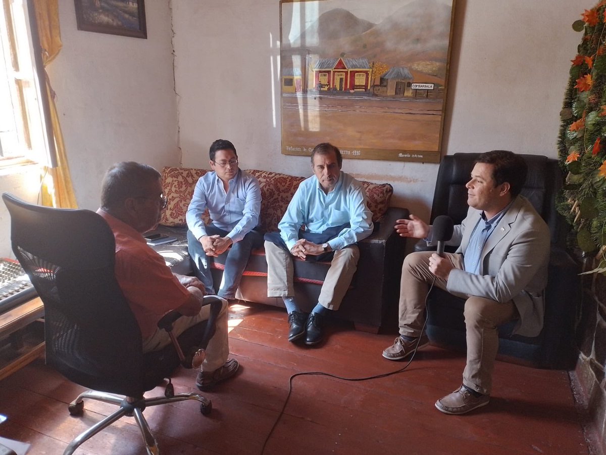 sergiogahona's tweet photo. Gran jornada de hoy en #Combarbala y #Montepatria junto @cerondanelli @NicoArayaAstudi y concejales Gallardo y Diaz  escuchando inquietudes y proponiendo acciones para relevar megasequia en la región de Coquimbo. Seguiremos en equipo apoyando a nuestros agricultores. https://t.co/k84tGBzgkD