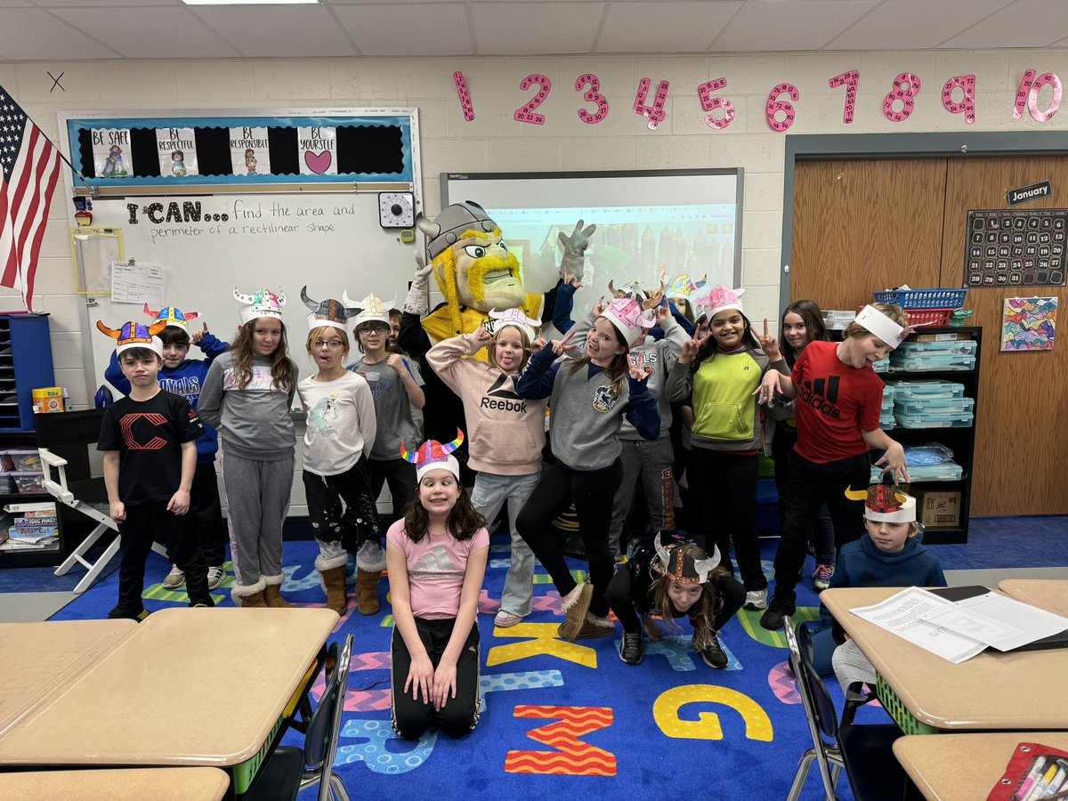 CarlaUsman's tweet photo. Look who came to visit our 3rd grade. Finishing up our Viking unit. Victor E. Viking.
#kcsdropedintoreading #norseup https://t.co/LIq8ohwsxr