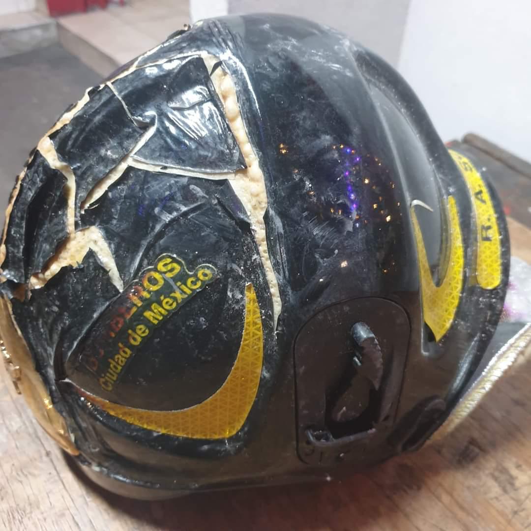 MikaelO0o's tweet photo. ¿Y ahora a quien harán responsables si algo les pasa a los elementos del @Bomberos_CDMX?  todo por la voracidad de esta administración corrupta liderados por el gran @JefeVulcanoCova (Pérez Roba) EEP que no cumplen con los estándares calidad, solitos se queman. @_VicenteSerrano https://t.co/mt5hdI8J89