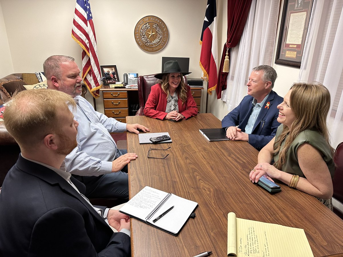 CarrieIsaac's tweet photo. Thank you @TxDOT for meeting with my staff and I to work on addressing community concerns regarding the US-290 development project.
#Drippingsprings #US290 #TxDOT https://t.co/f76b5N7ZmF