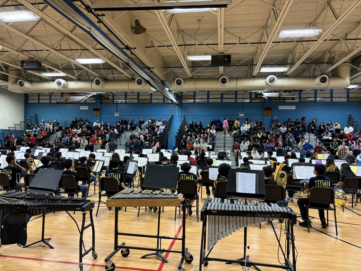 Jackson_Vikings's tweet photo. A full house for the Beginner Band concert! And a full band!!! Lots of musicians! #jtcgobig #levelup https://t.co/7IaaIQaYeo