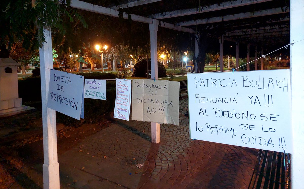 josem_rojo's tweet photo. #BastaDeRepresión
#BastaBulrich
#NoALaLeyOmnibus https://t.co/BDzvHAbDUQ
