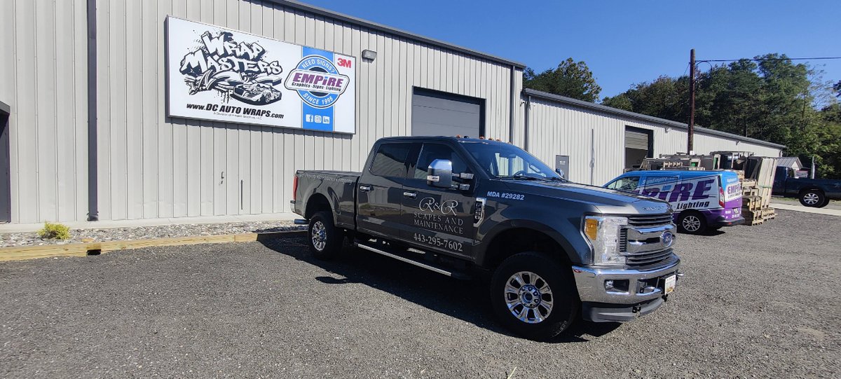 EmpireGraphics's tweet photo. Did you know? #trucklettering is an affordable way to get your brand seen daily. A well lettered vehicle can get up to 30,000 views per day? Talk about #ROI. #returnoninvestment #smartmoney #empiregraphics https://t.co/6hTkXOzWIo