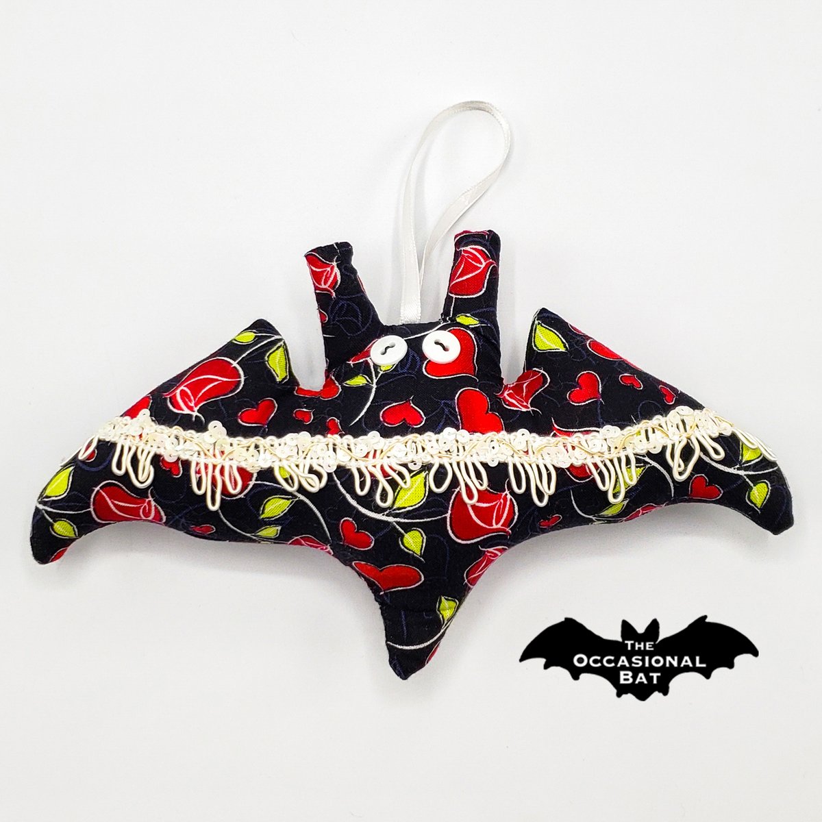 OccasionalBat's tweet photo. 🌹 Ever wondered how to express your #love in a quirky style? Here's the solution! Our #rose and #hearts microbat is the perfect #Valentine’s gift for your 'not so typical' sweetheart. ❤🖤❤️ #bat #handmade #ornament #microbat #theoccasionalbat #etsy 🦇 https://t.co/r9Z1Mx4QRG https://t.co/gOm6qGltpF