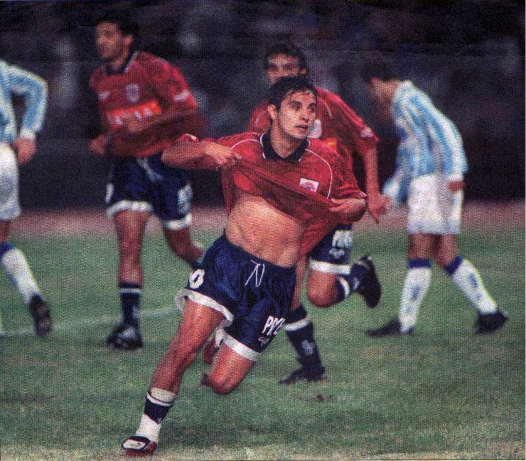 🎉 ¡𝗙𝗲𝗹𝗶𝘇 𝗰𝘂𝗺𝗽𝗹𝗲𝗮𝗻̃𝗼𝘀 𝗦𝗿. 𝗙𝘂́𝘁𝗯𝗼𝗹! ⚽️

📆 𝗗𝗶𝗲𝗴𝗼 𝗛𝗲́𝗰𝘁𝗼𝗿 𝗚𝗮𝗿𝗮𝘆 nació el 1 de febrero de 1975 en San Francisco, Córdoba y con la camiseta del Matador disputó 176 partidos y anotó 37 goles. 

💙 Con la 🔟 en la espalda y repleto de buen fútbol,