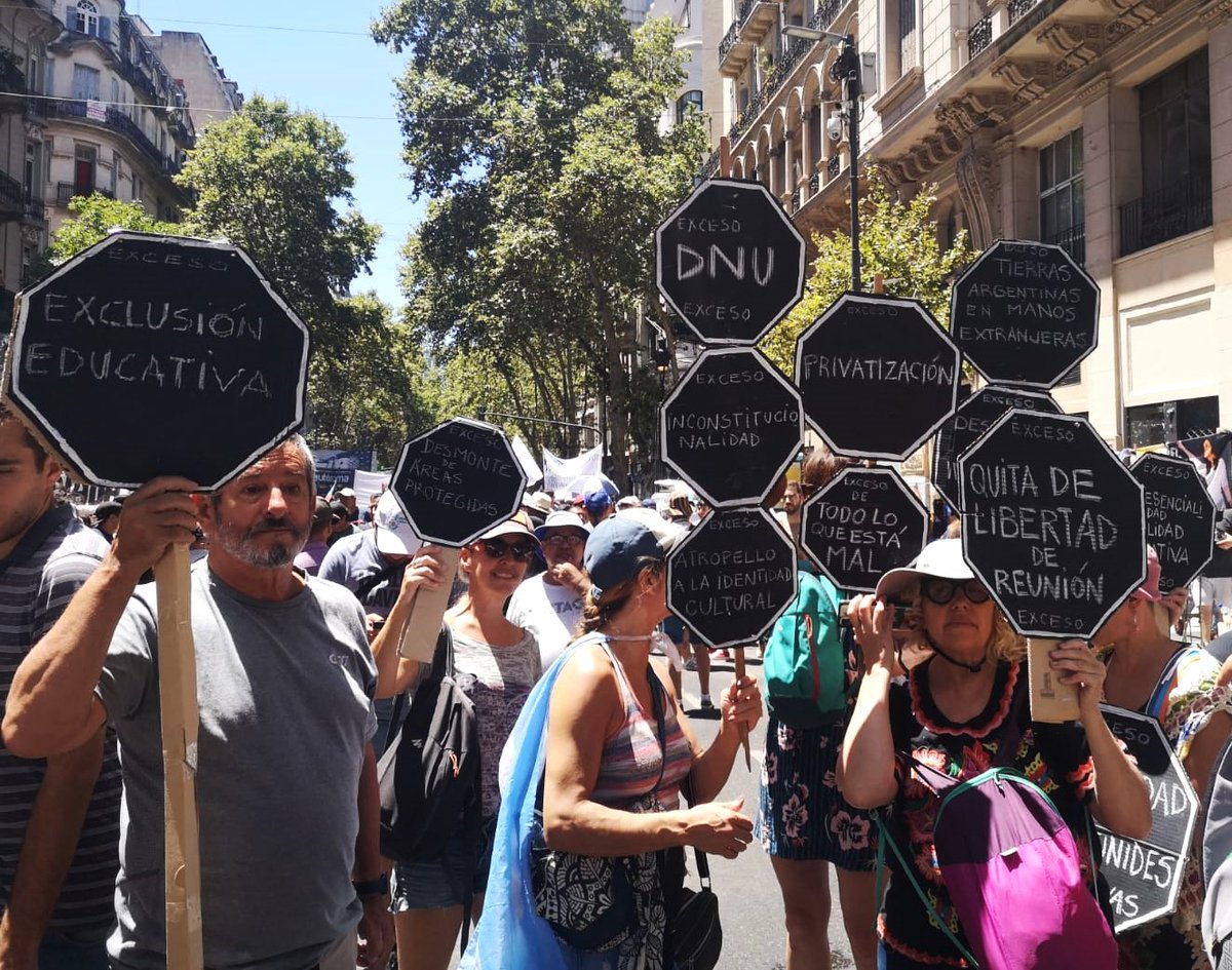 Cuerpos en resistencia: el pueblo se defiende contra el nuevo gobierno de Argentina
virginiabolten.com.ar/argentina/cuer…