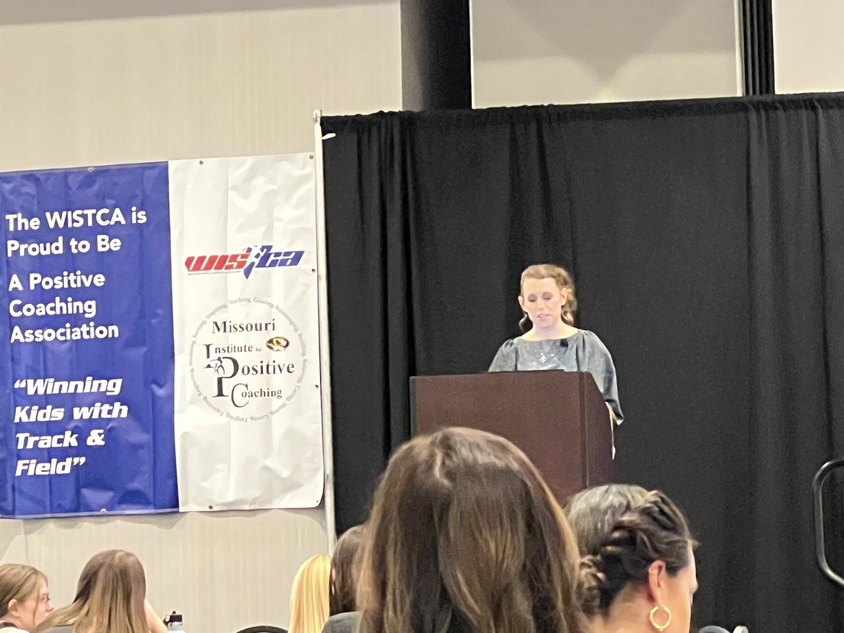 Yo! <a href="/coachkfleagle/">Kristin Fleagle</a> kicking off the <a href="/MWomen4women/">MN/WI/ND women4women</a> event at <a href="/WISTCA/">WISTCA</a>. 

She's sharing a super important message-"Coaches are Performers, too! Taking care of yourself is an endurance event-not a sprint".