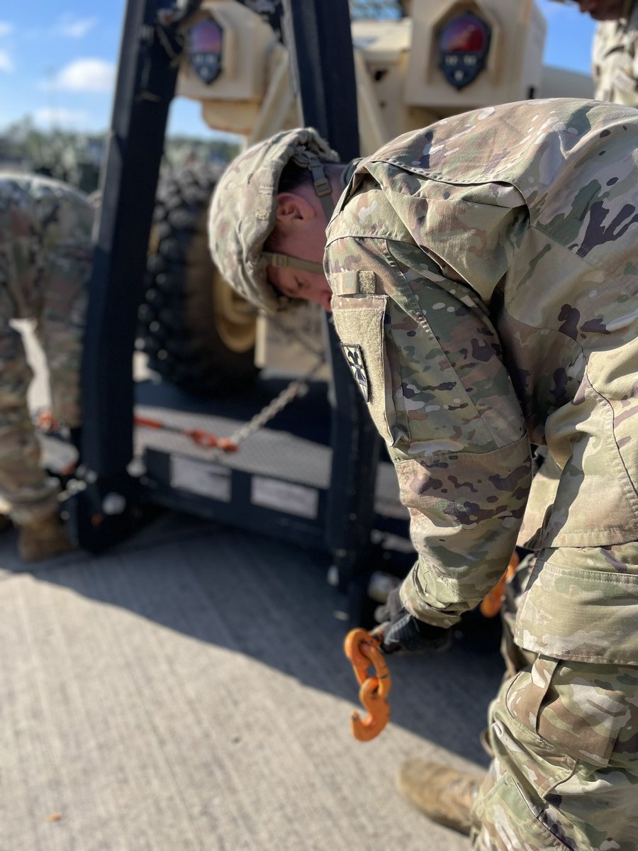 🌊Over the Shore! 🌊

For LTT today Soldiers of 119th conducted tie-down and loading procedures on a 5k and tricon.

Resolute!

#11thBN #11thtransportationbattalion #bandits #overtheshore #armycorps #leadtheway #7thtransportationbrigade #armystrong🇺🇸  #veteran #armedforces