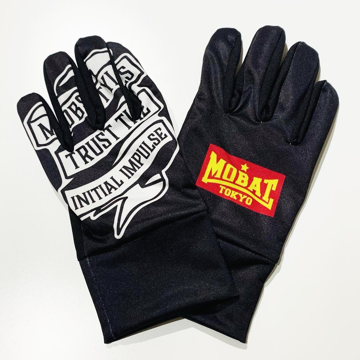 BREEDJAPAN's tweet photo. 【MOBSTYLES】
ACTIVE GLOVES
今期のテーマをフィーチャーしたグローブ🧤
親指・人差し指はスマホ操作が可能!左右で異なるデザインが目を引く、スマートなアイテム。
トレーニングは勿論、日常使いにもオススメ❗️ランや自転車好きな方へのギフトにもどうぞ😊🏃♂️💝
#MOBSTYLES #stline #breed_japan https://t.co/qKwfNEm07r