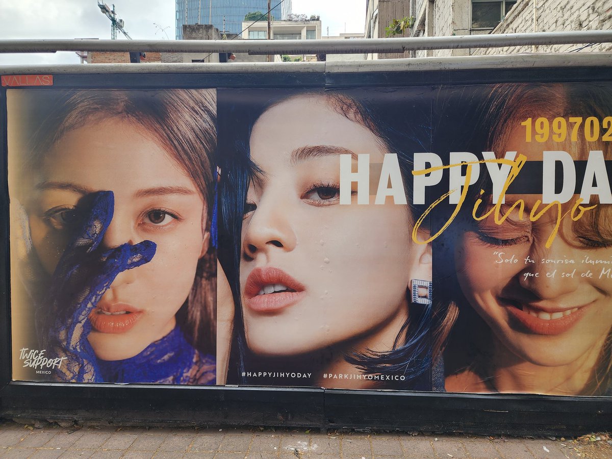 GiniroHOnce's tweet image. #ReadytobeONCE
#ReadytoShow
#HappyJIHYOday
#TWICE @JYPETWICE @ChinaJihyoBar
CDMX Belgrado 5