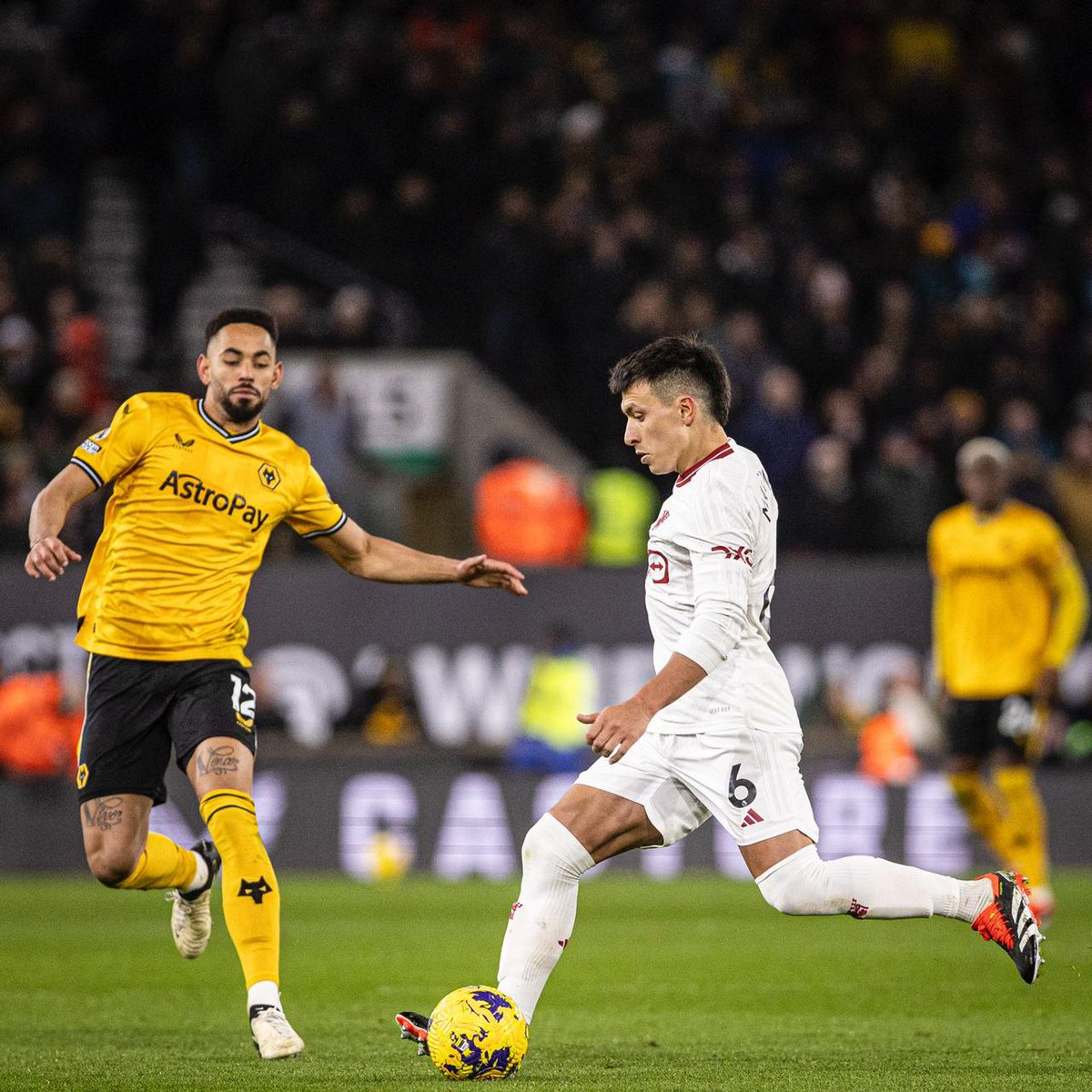 LisandrMartinez's tweet photo. UNITED!! @ManUtd!! #mufc #PremierLeague https://t.co/pMqBCMeLER