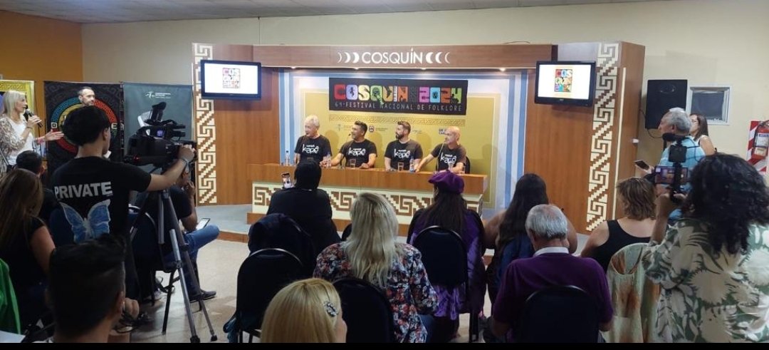 cer_juli's tweet photo. Algunas imágenes más de la Conferencia de prensa y la actuación en el escenario mayor... Desde la primera fila @marcelojarafolk nos comparte estas hermosas fotos...

@cuarteto_kareoficial @petrellidiego @julian_cr1 @mau_cuesta @gianniiazzetta https://t.co/V9RS0b5DER